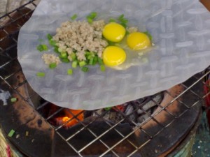 Bánh tráng nướng mỡ hành trứng