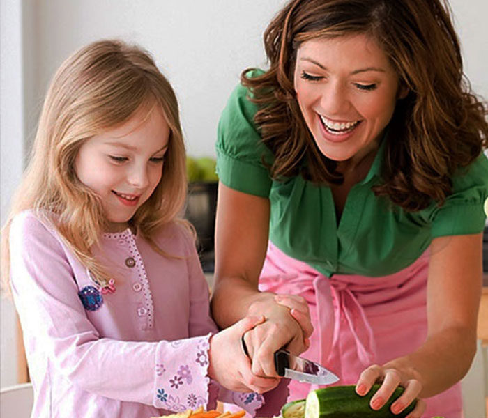 Trẻ em và người giúp việc trong gia đình cũng cần cư xử đúng mực, khéo léo
